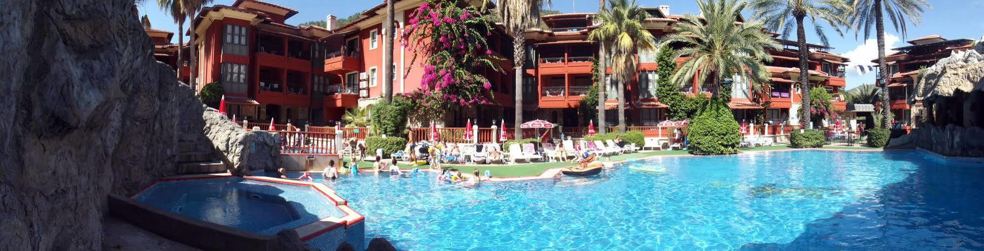 Grand Aquarium Apart Hotel