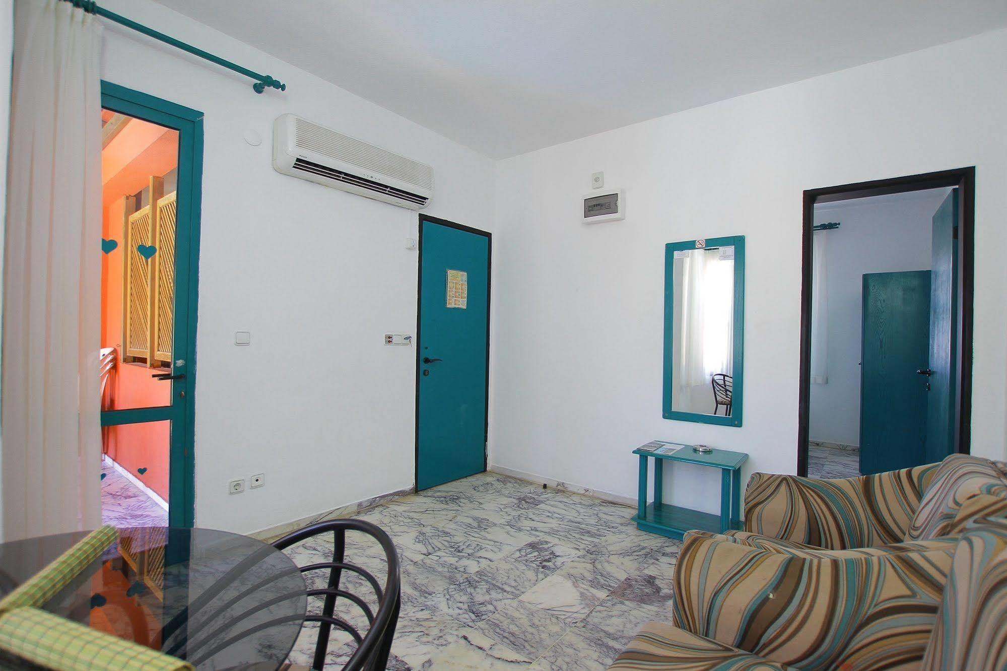 Grand Aquarium Apart Hotel 4*