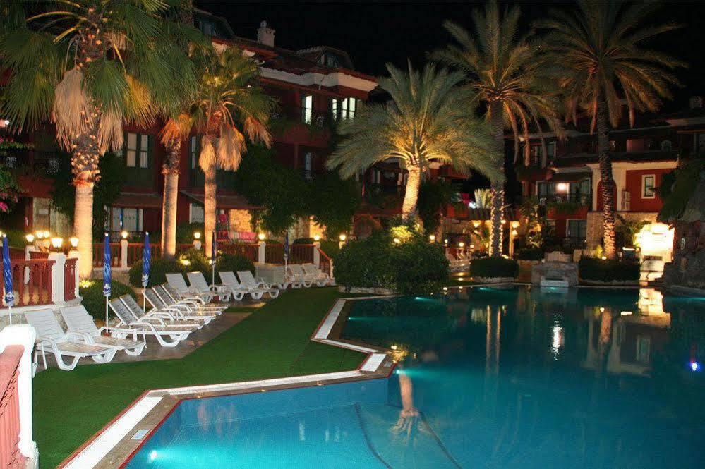 Grand Aquarium Apart Hotel 4*