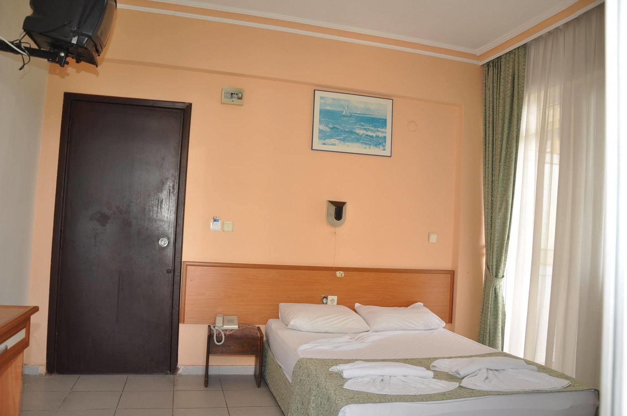 Kleopatra Alis Hotel 3*