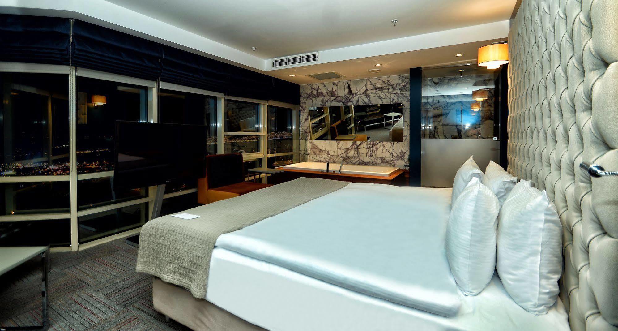 Hotel Ramada Encore By Wyndham 4*