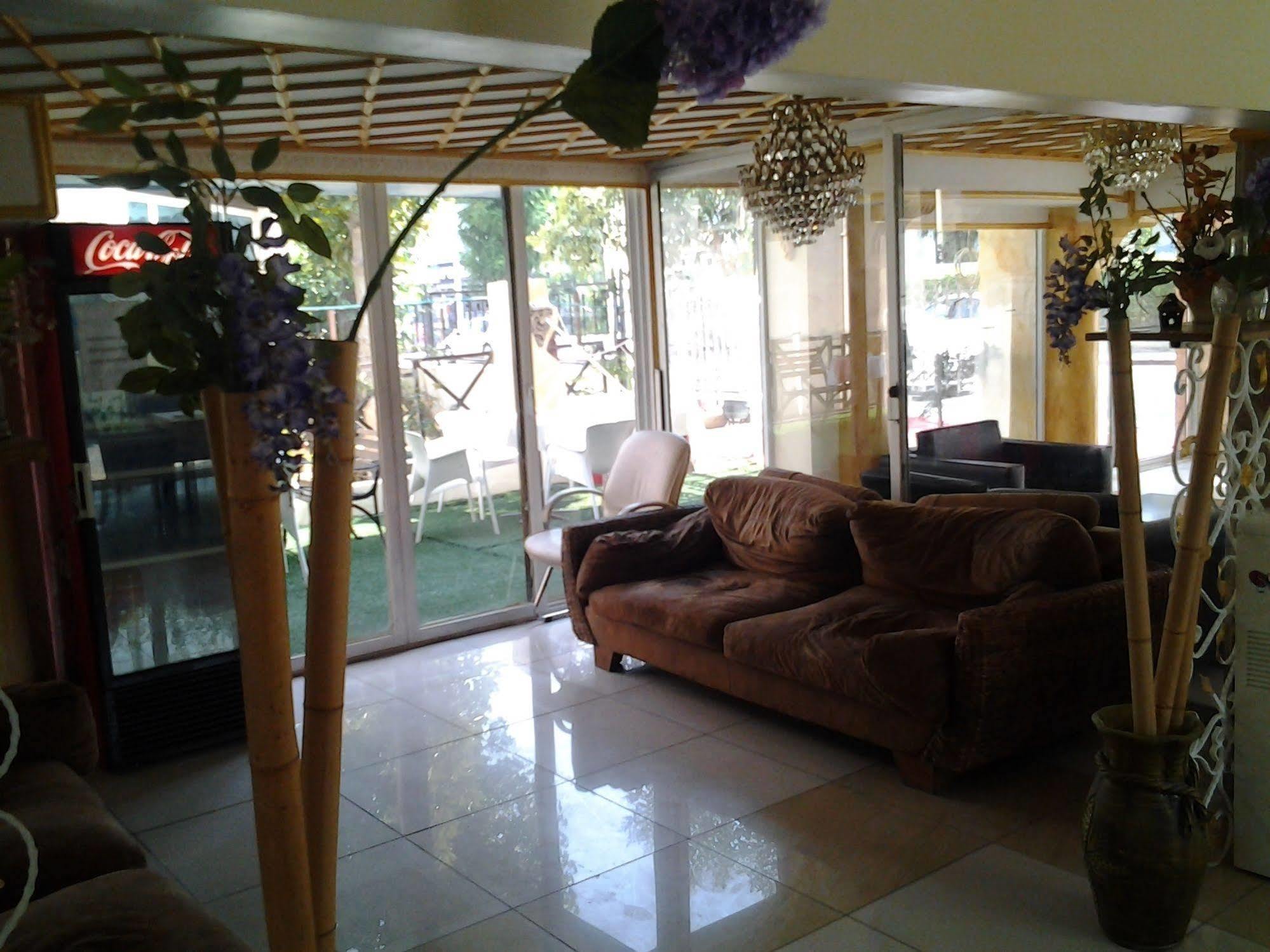 Romeo 3*