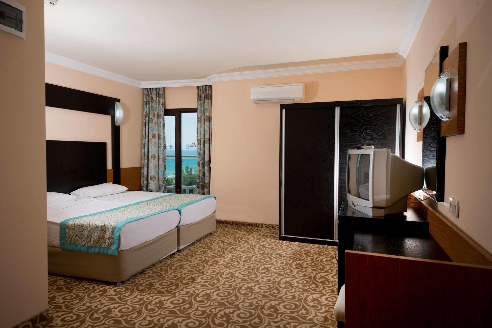 Mc Mahberi Hotel 4*