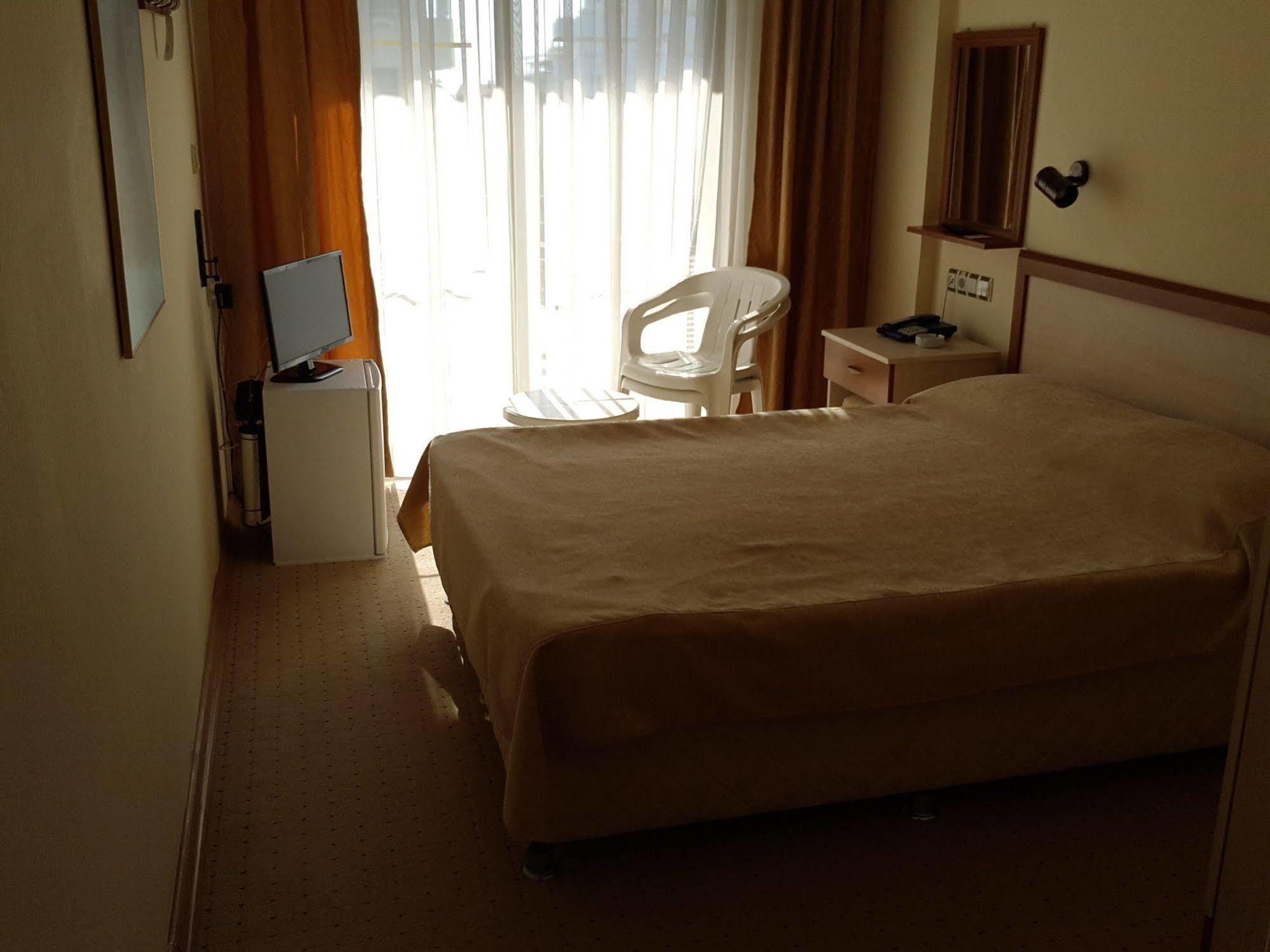 Saturn Hotel Kusadasi