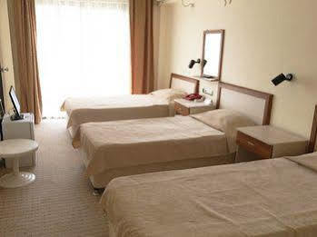 Hotel Saturn