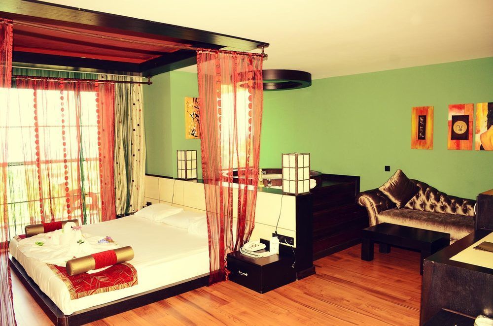 Siam Elegance & 5*