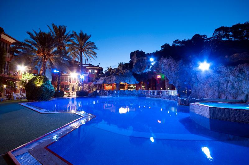 Grand Aquarium Apart Hotel 4*