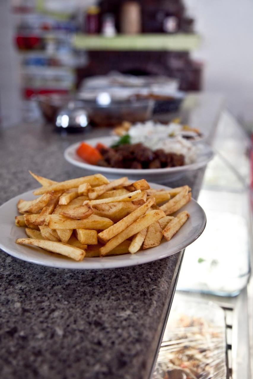 Guest house Sahin & Restaurant 2*