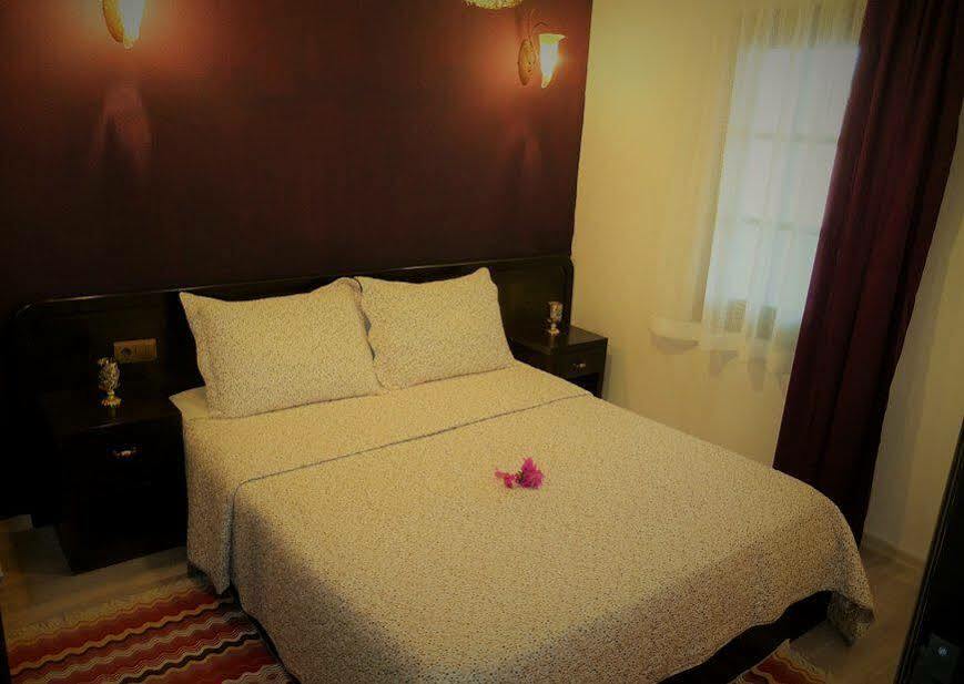Hotel Victoria &
