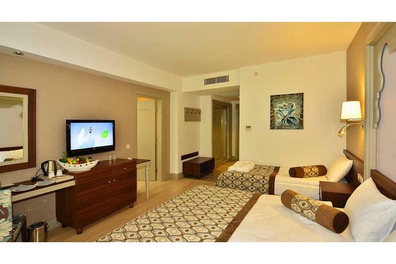 Crown Palace Ultra Hotel 5*
