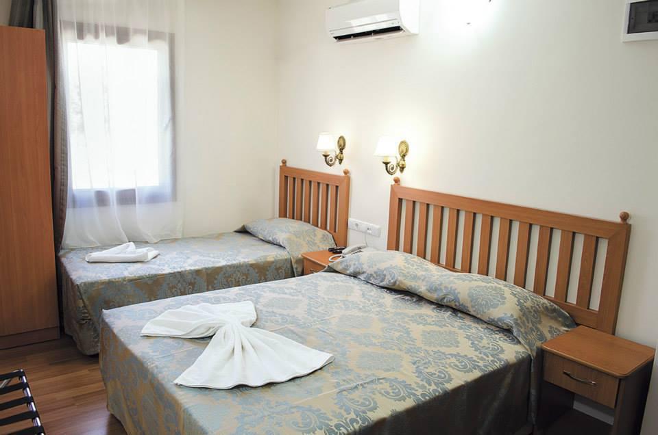 Ave Maria Hotel 2*