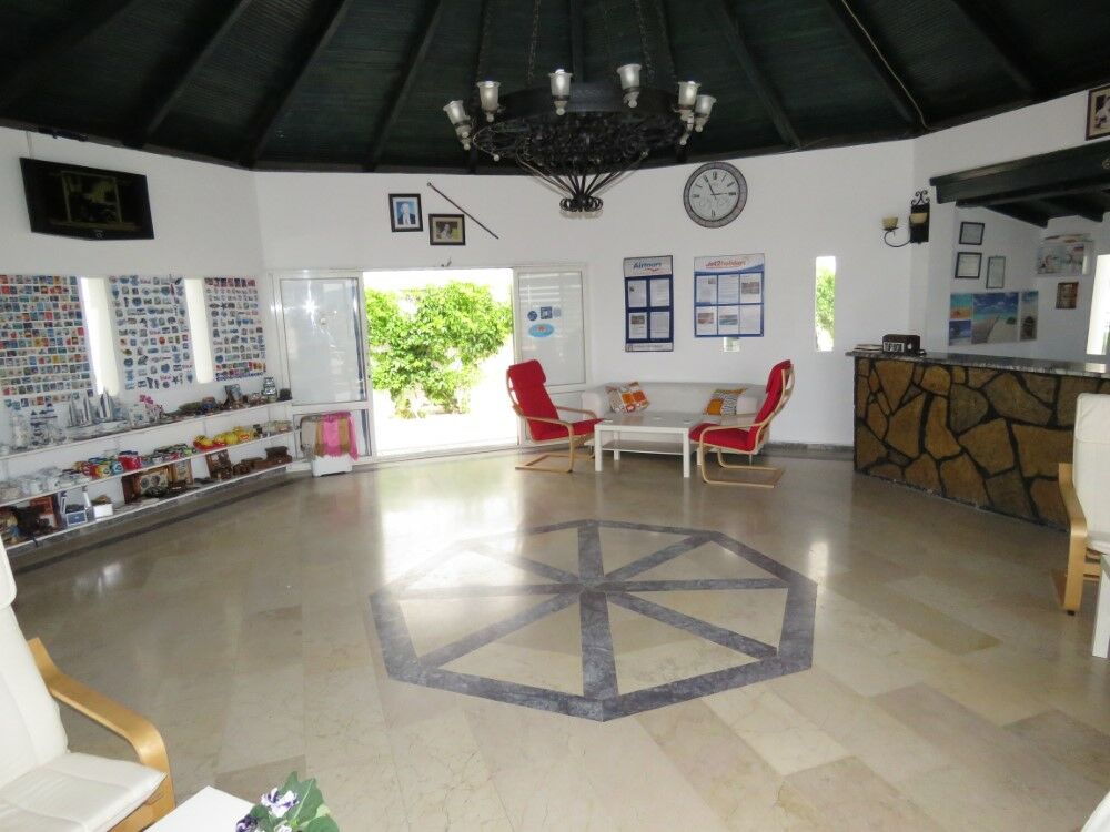 Maison 48 Aparthotel 3*