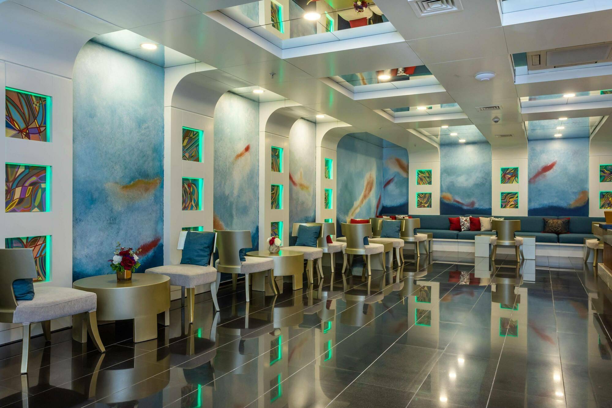 Orange County Hotel 5*