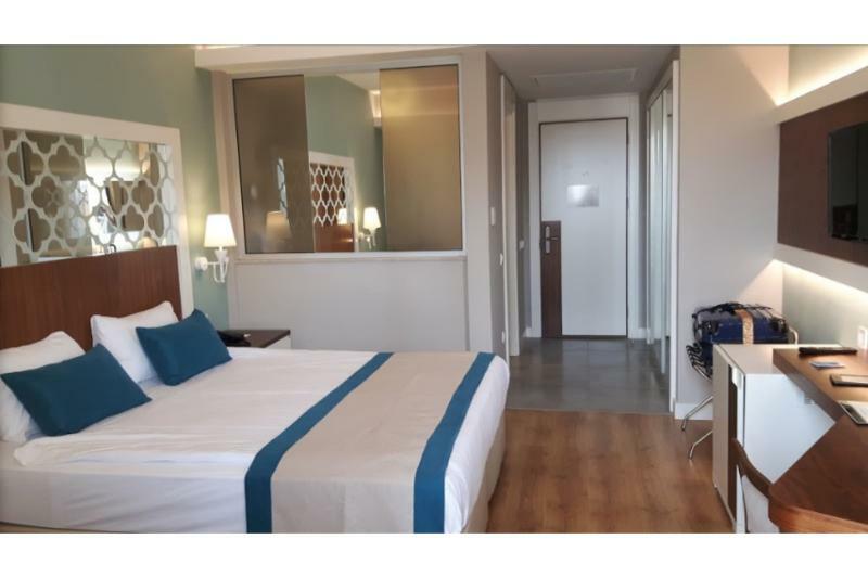 Crown Sunshine Ultra Hotel