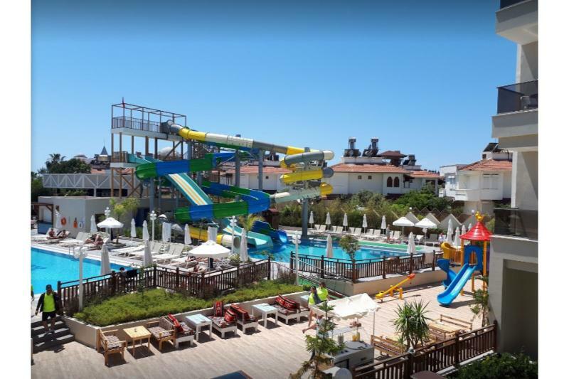 Crown Sunshine Ultra 5* Side