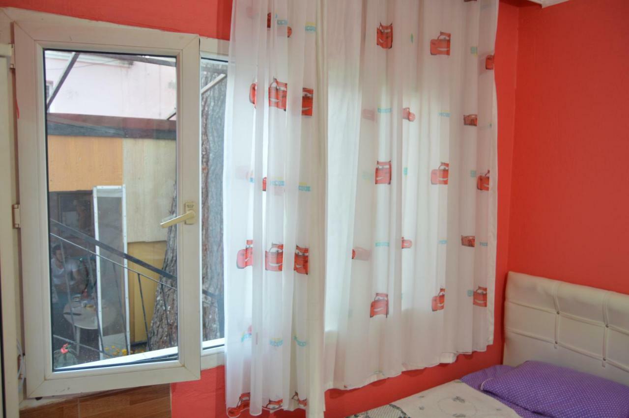 Nur Guest house *