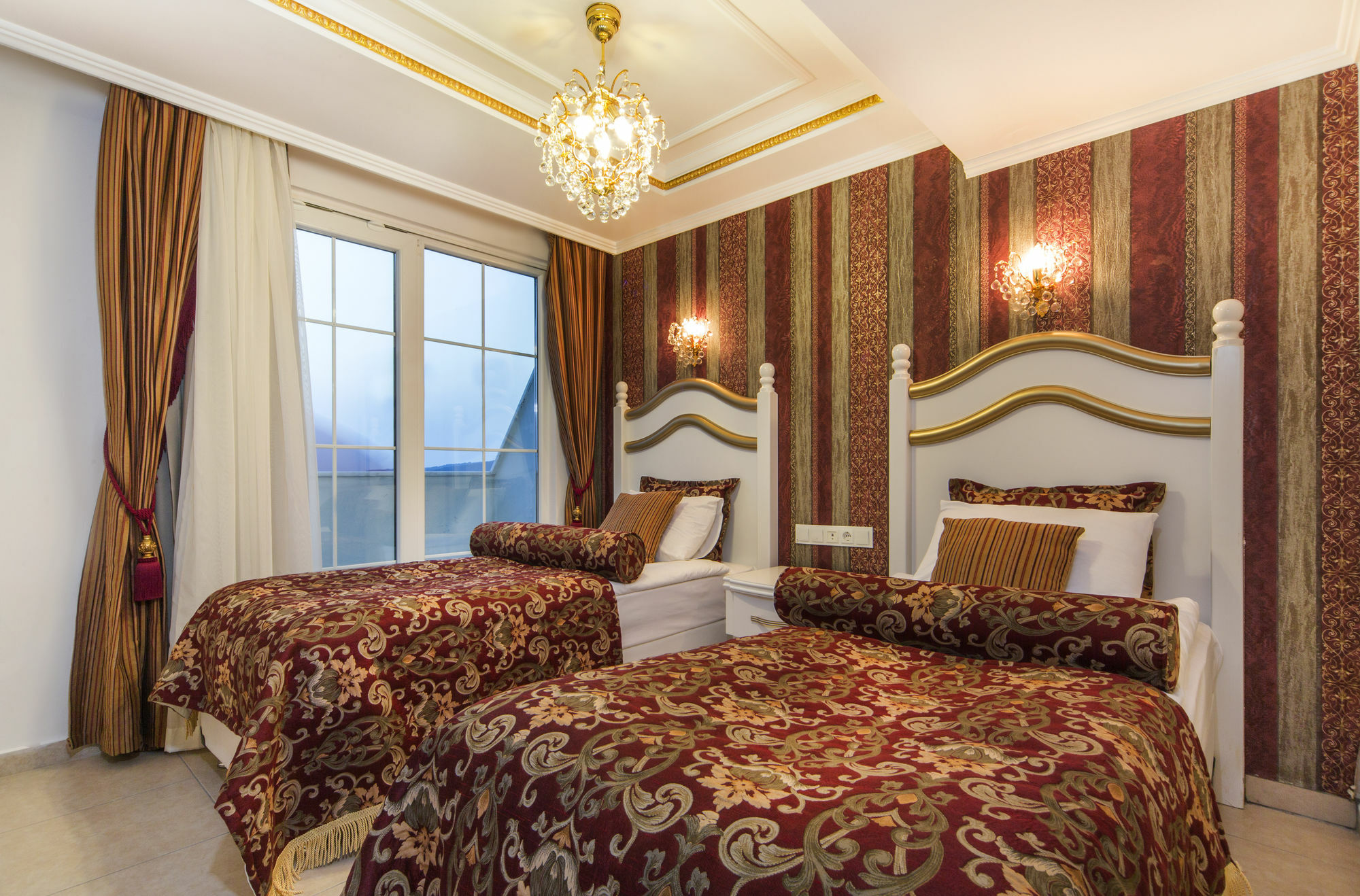 Modern Saraylar Hotel