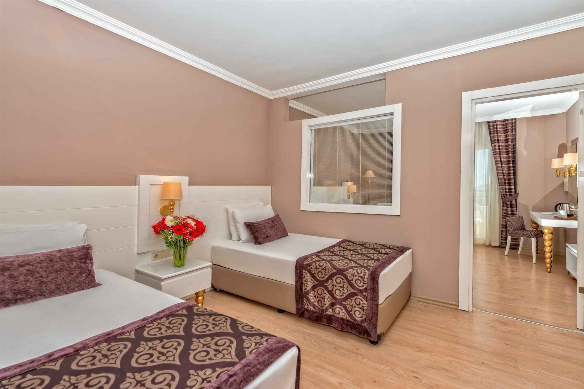 Serenis Resort Side