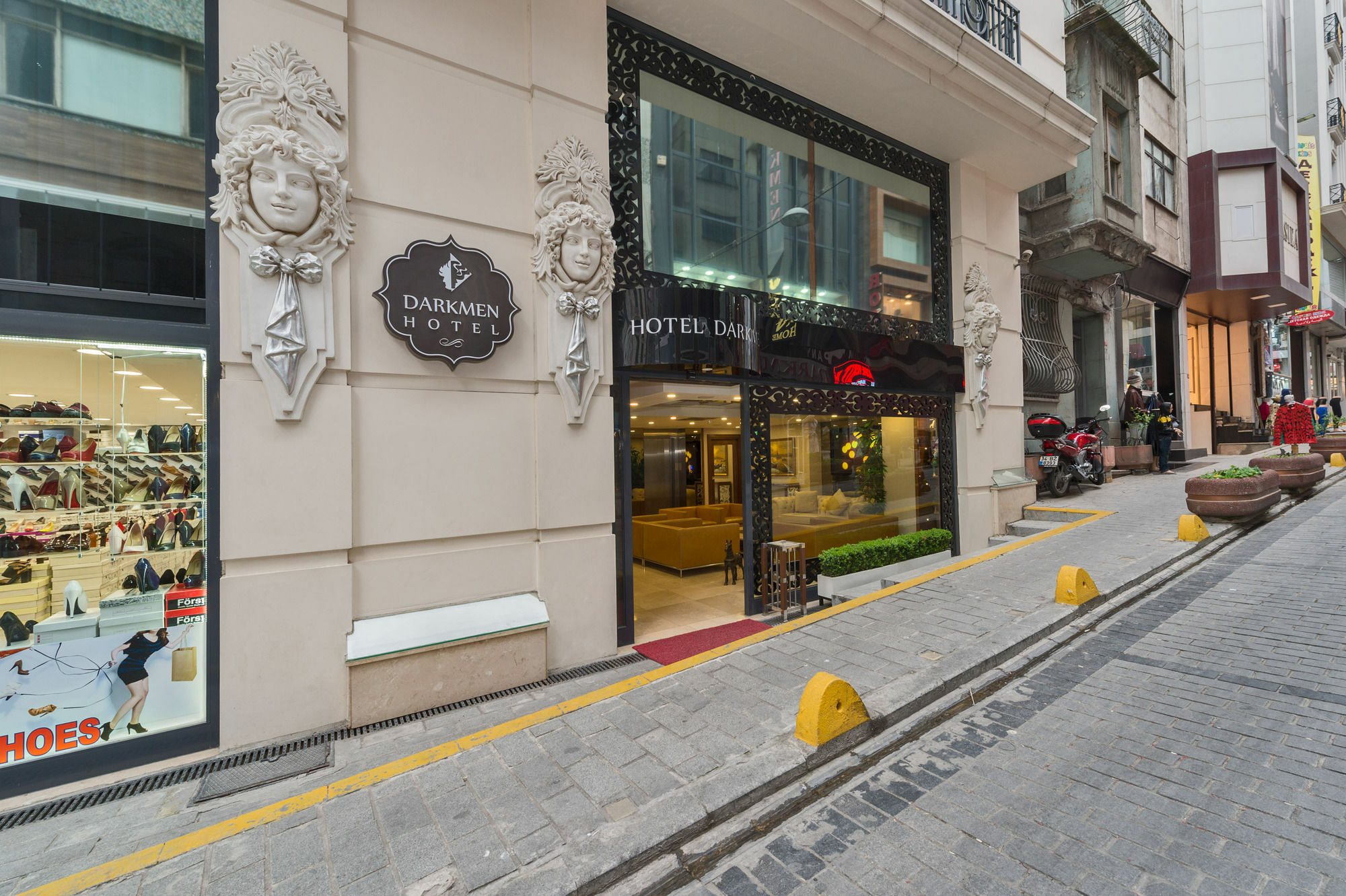 Hotel Darkmen
