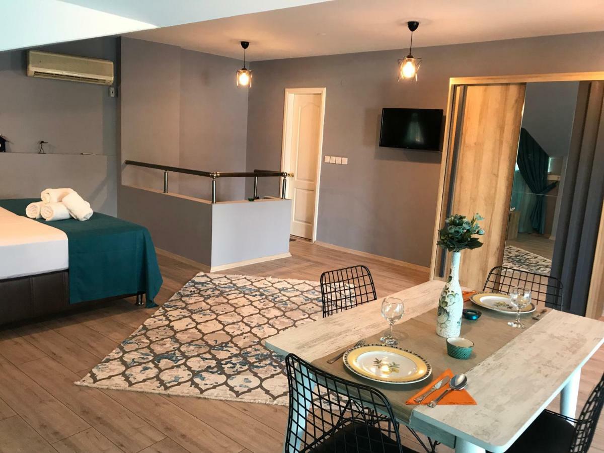 Sirena's Guest house