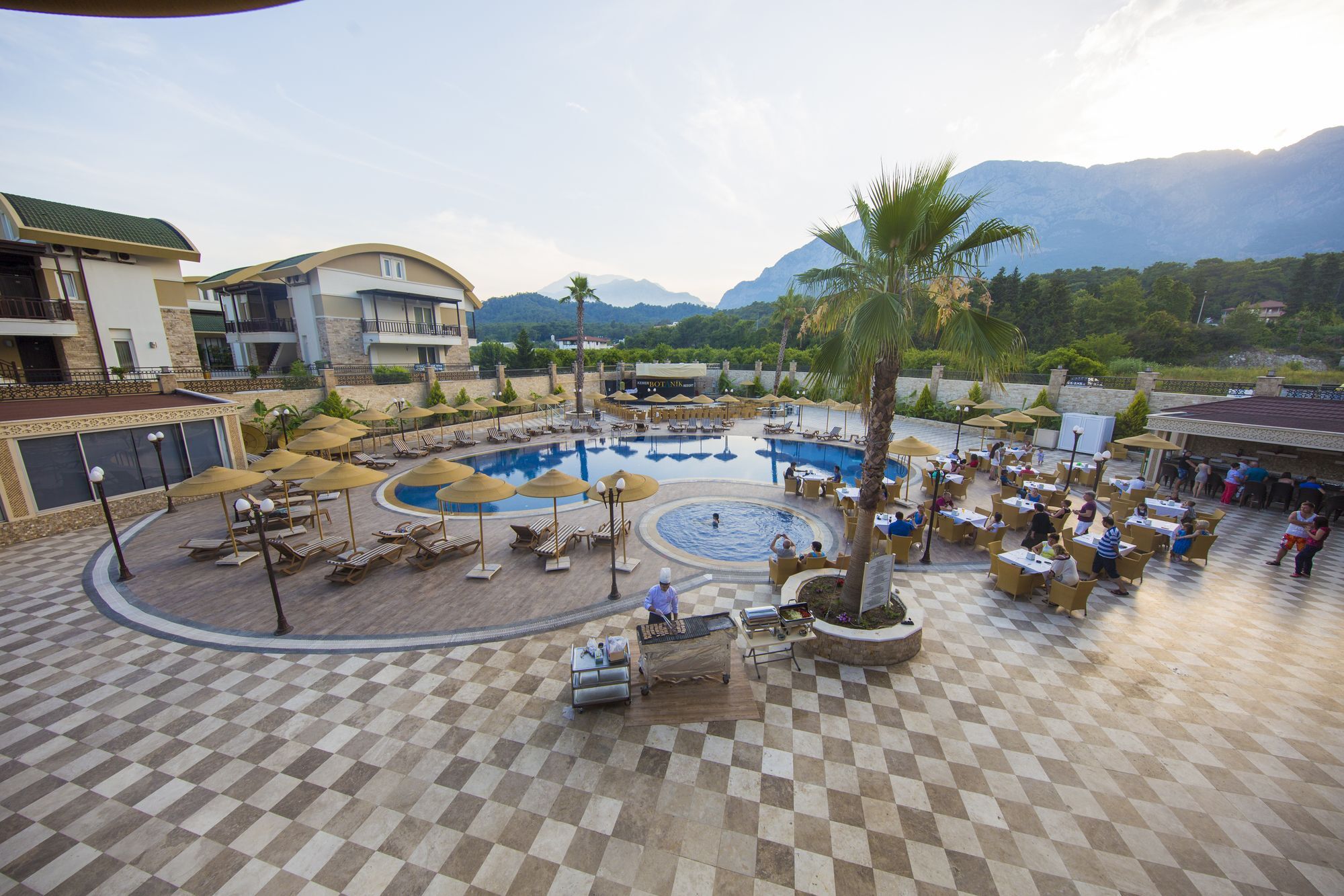 Hotel Elamir 4*