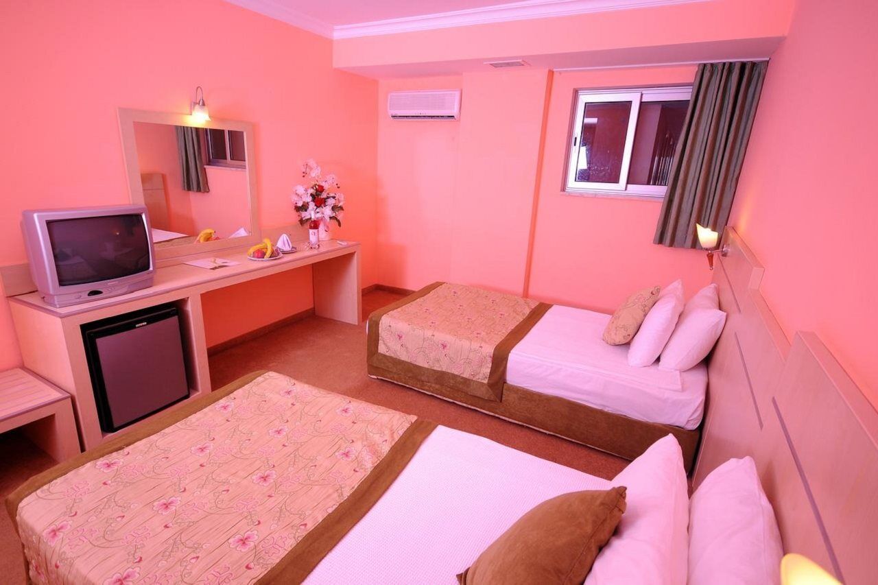 Sunbeach Hill 4* Side