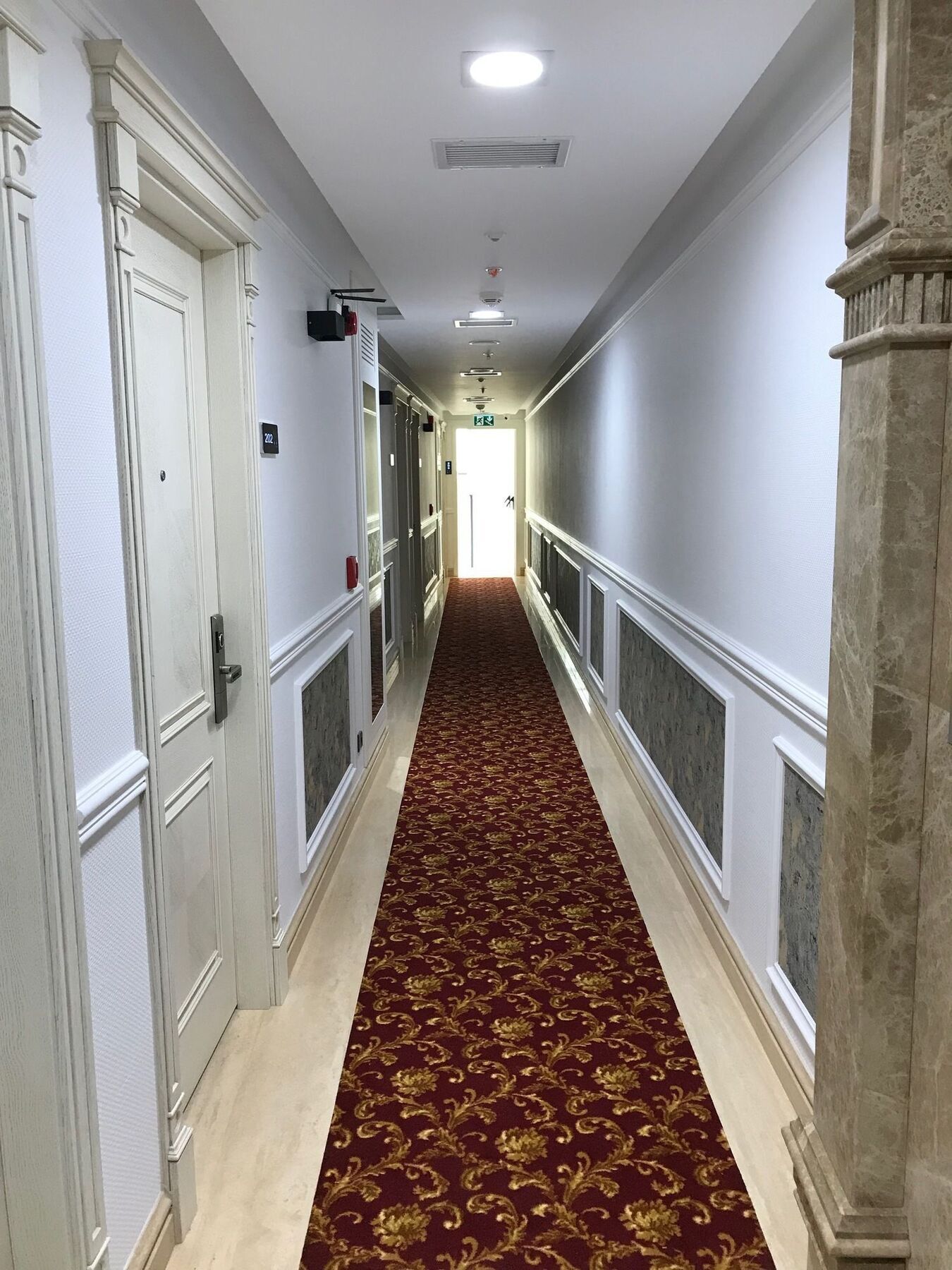 Novelty Hotel 5*