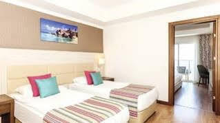 Prenses & Hotel Side
