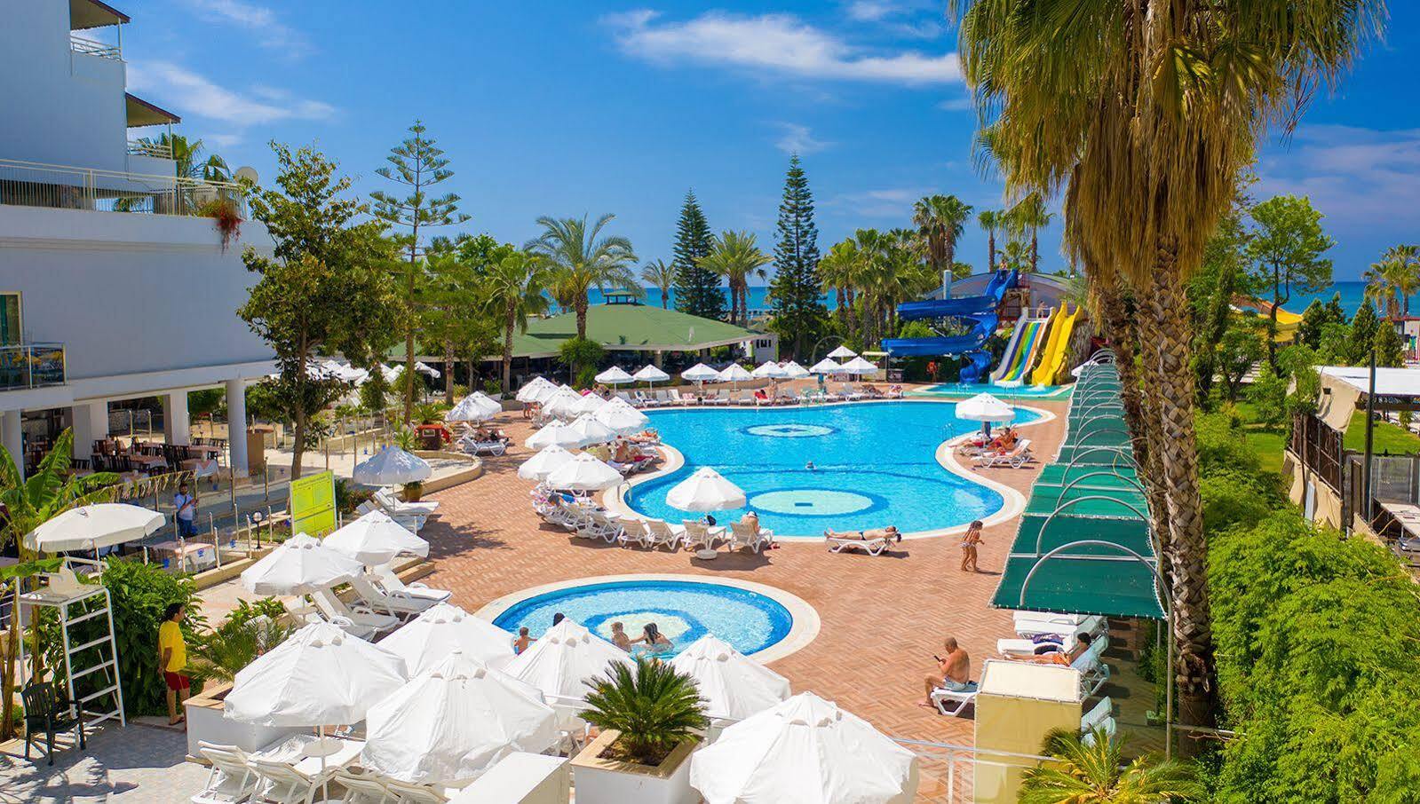 Hotel Holiday Park