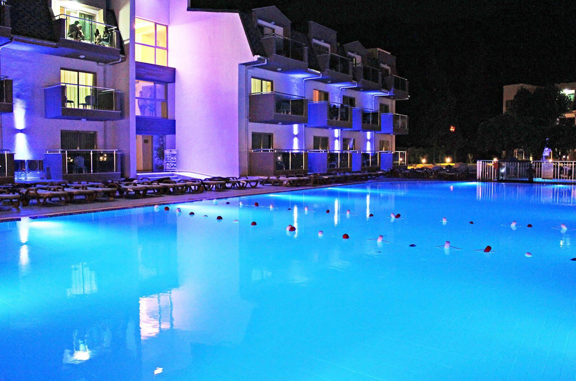 Monna Roza Garden 4*