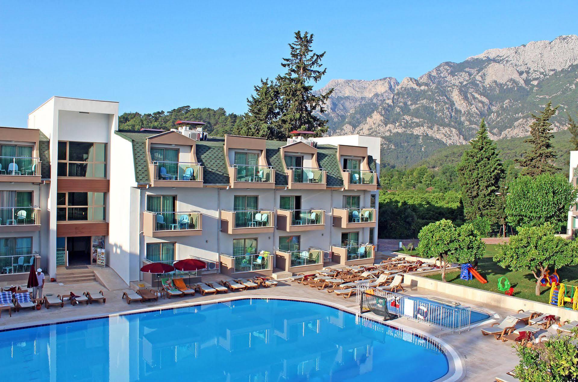 Monna Roza Garden Hotel