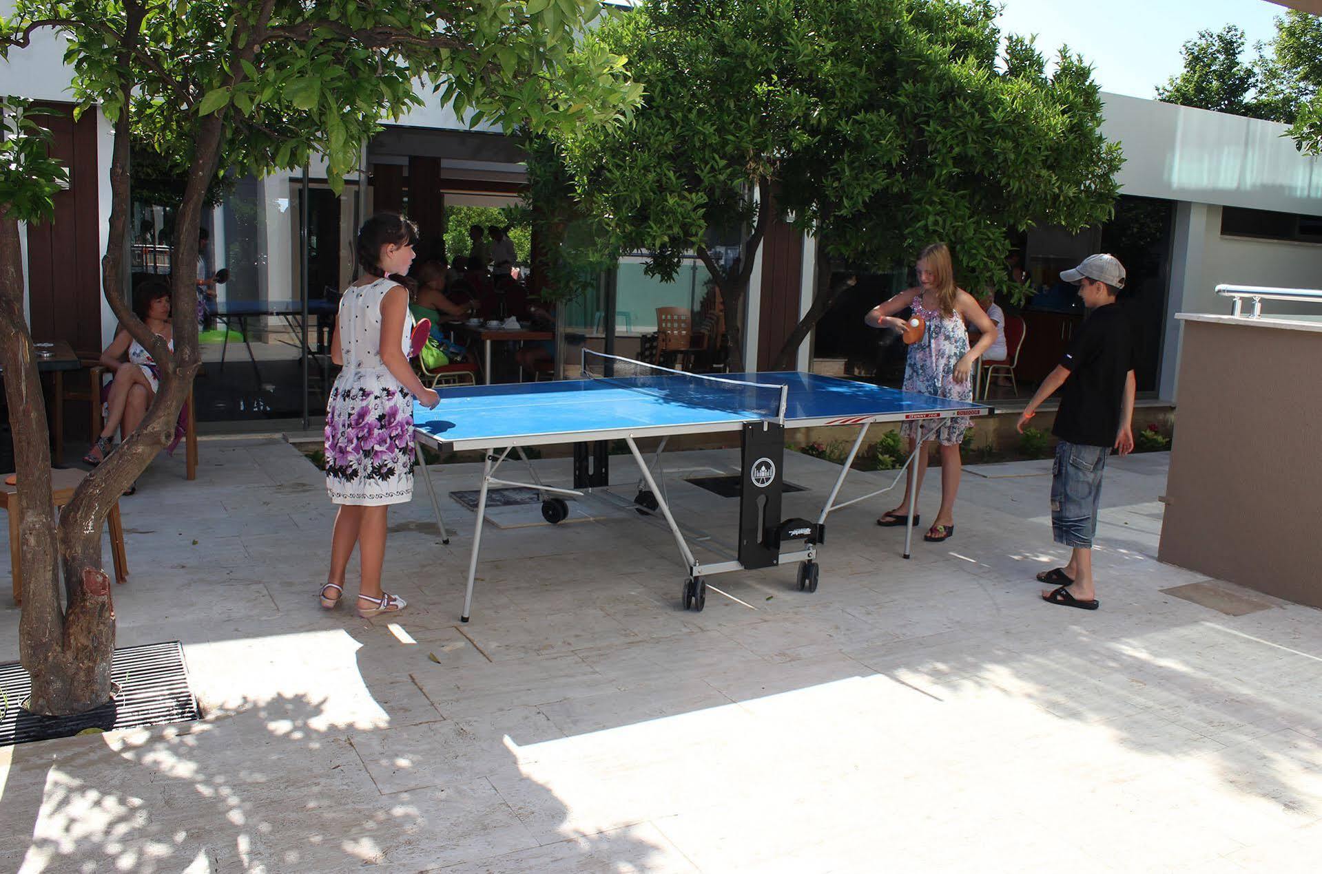 Hotel Monna Roza Garden 4*