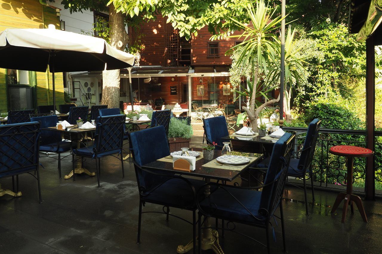 Garden House - Special Class Hotel