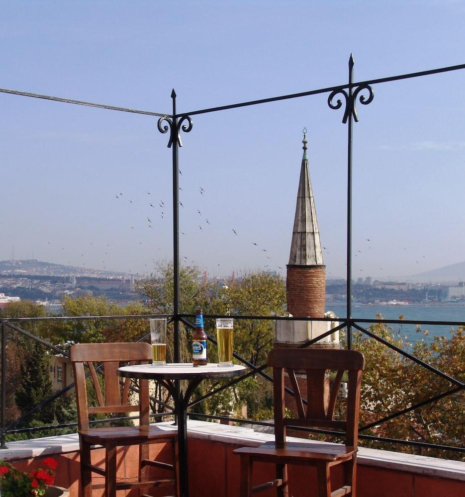 Empress Zoe 2*