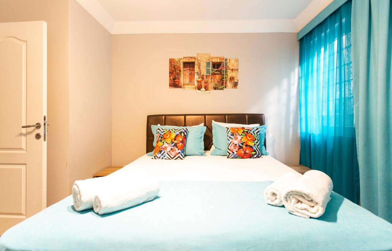Sirena's Guest house *