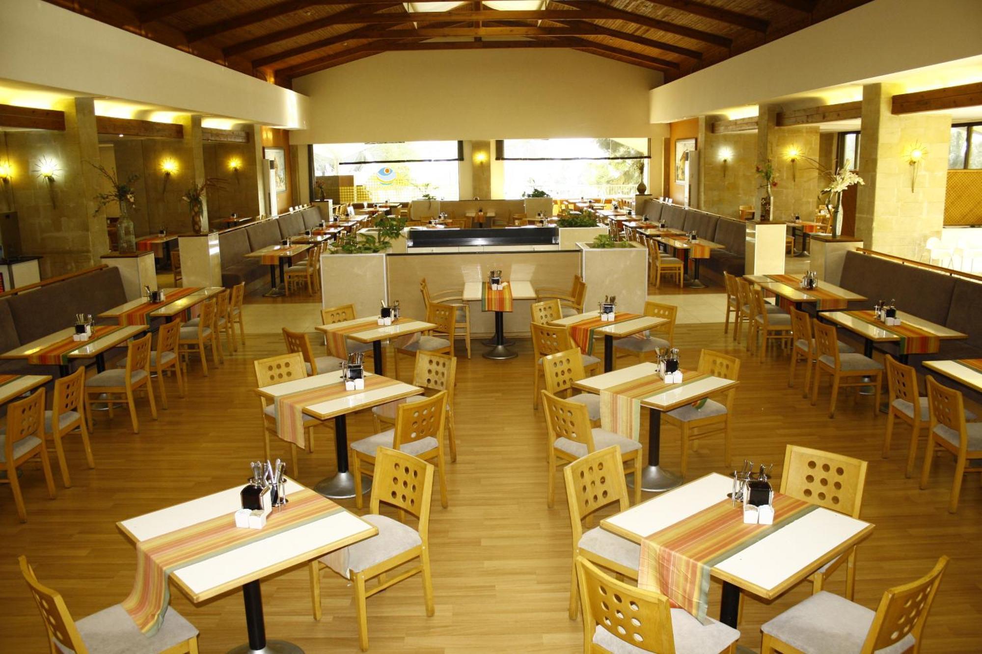 Aqi Pegasos World Hotel
