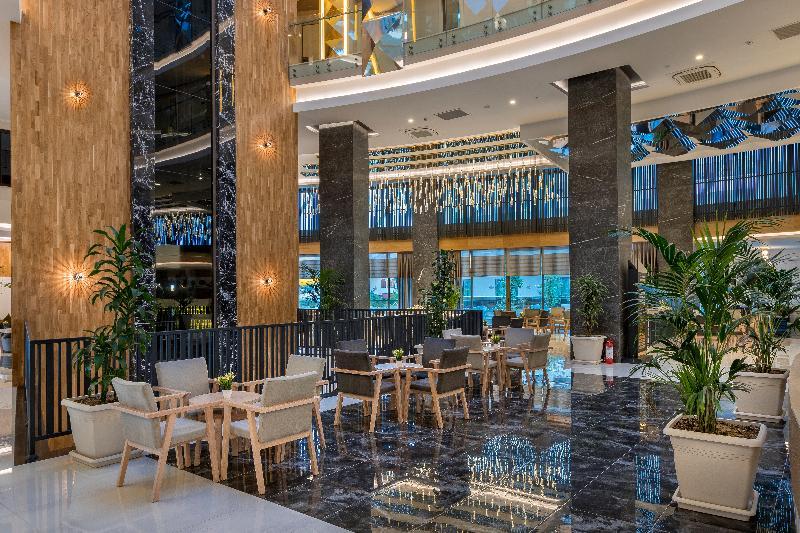 Hotel Crown Sunshine Ultra 5*