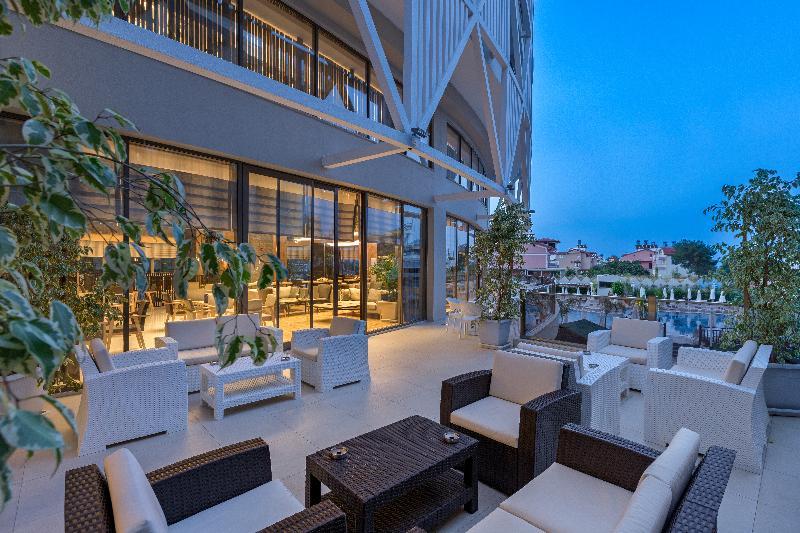 Crown Sunshine Ultra Hotel 5*