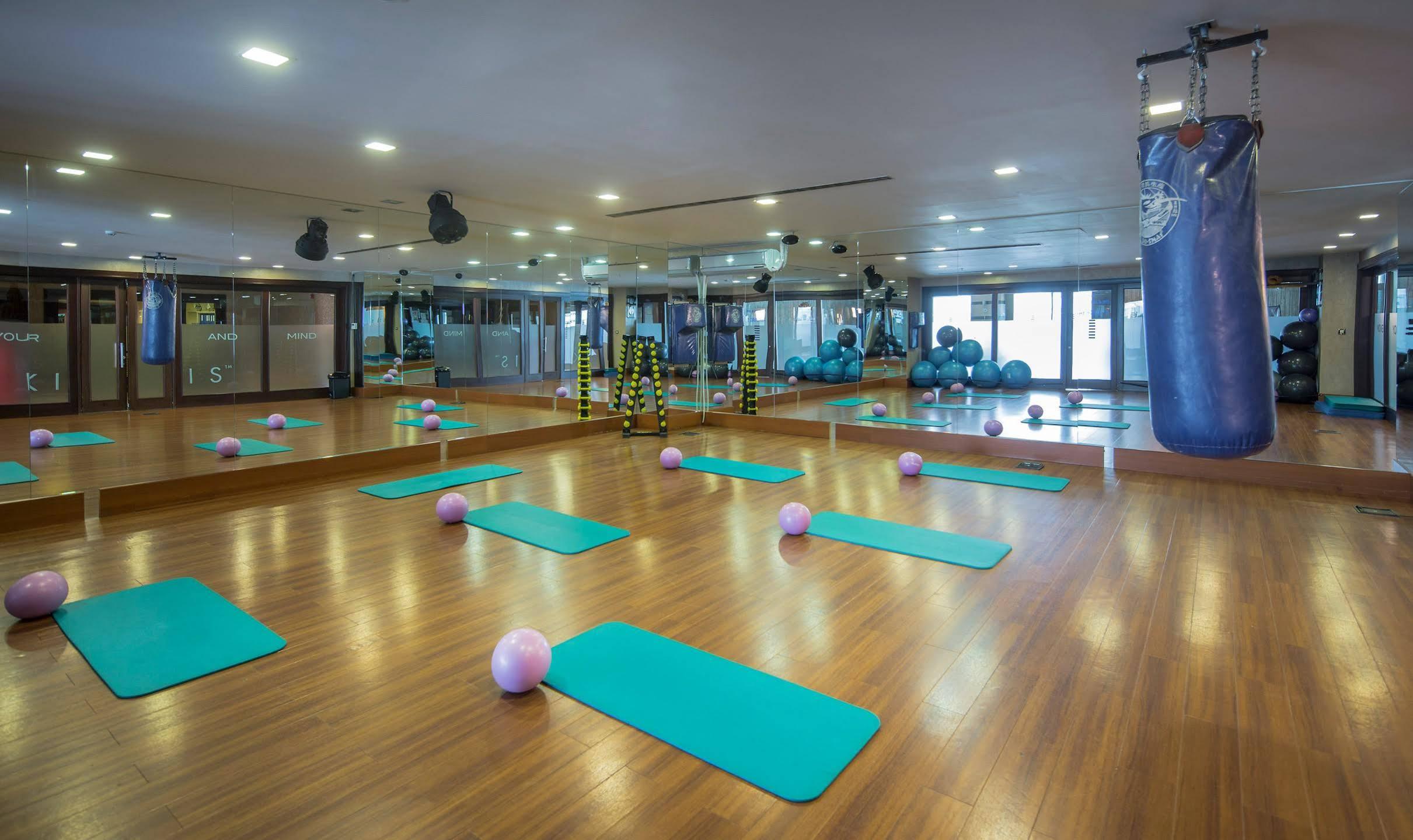 Titanic Business Kartal Hotel 5*