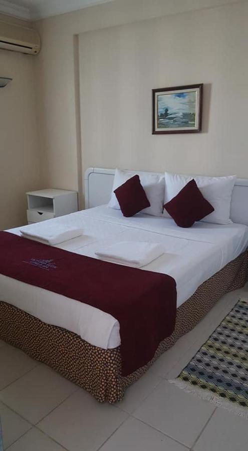 Victoria & Hotel 4*