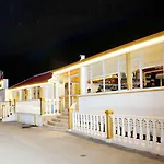 Side Temple Hotel
