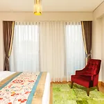 Obelisk Hotel & Suites
