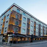 Dosso Dossi Hotels & Spa Downtown