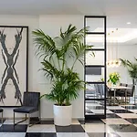 Akra V Hotel