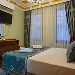 Sayina Hotel