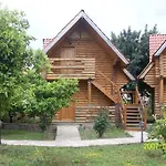 Woodline Hotel