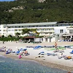 Aquabella Beach Hotel
