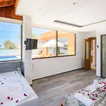 Villa 2 Sleeps 4 Isolated Honeymoon-Villa Sardunya