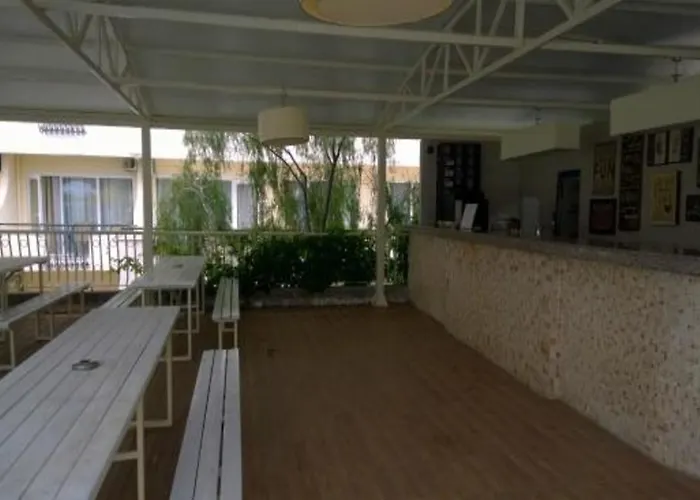 Aquabella Beach Hotel