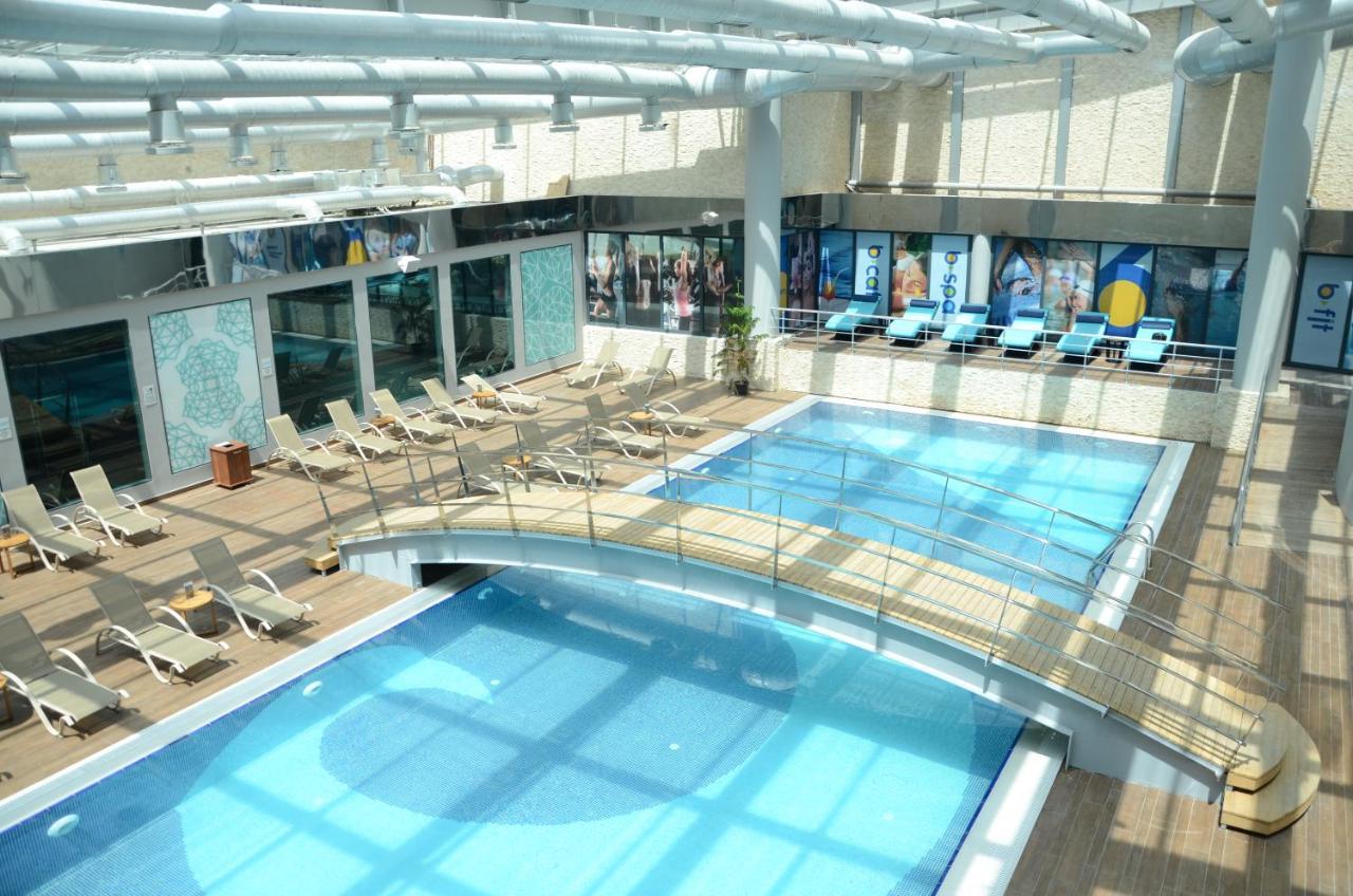 Mercure West & Convention Center Hotel 5*